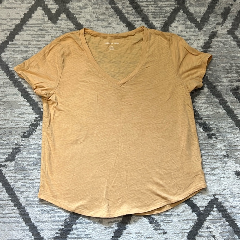 American Eagle Yellow V-neck Tee Size L